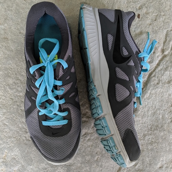 similar shoes nike revolution 2